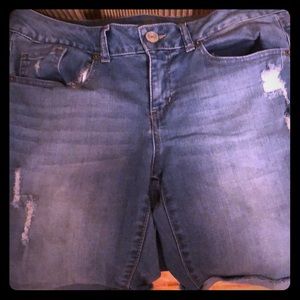 Bermuda Ripped Shorts